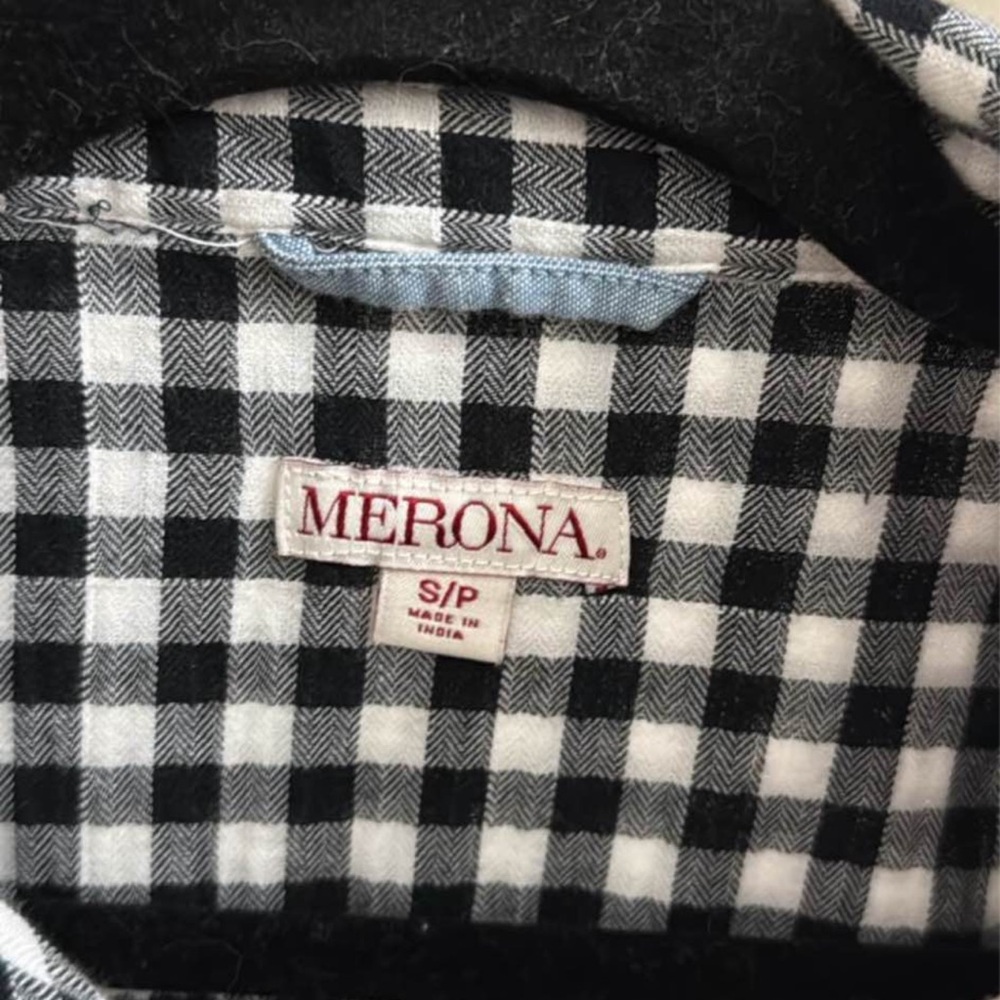 Merona Gingham Plaid Button Down Shirt S with Pocket EUC - Picture 3 of 4